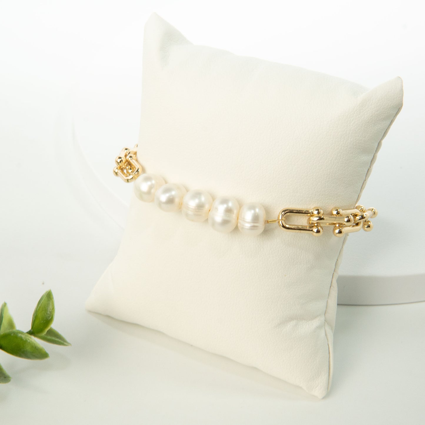 Modern Pearl Grace Bracelet