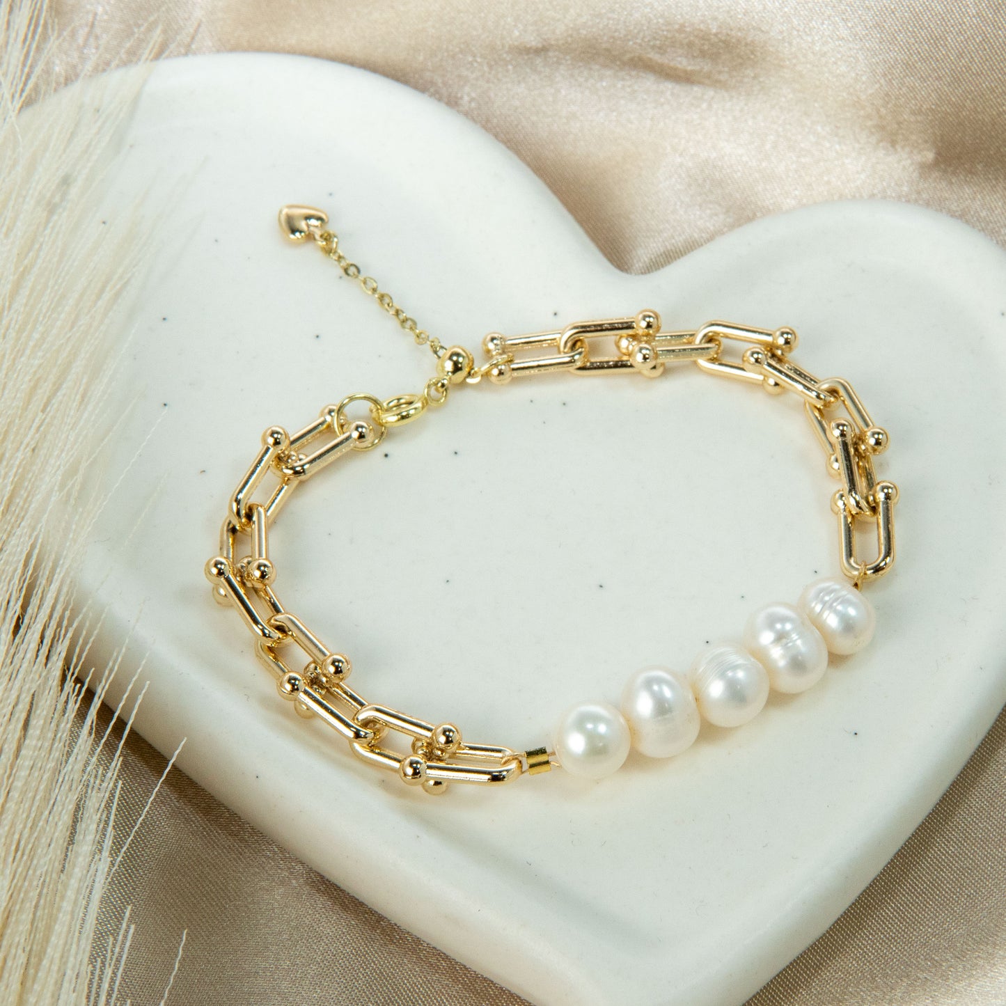 Modern Pearl Grace Bracelet