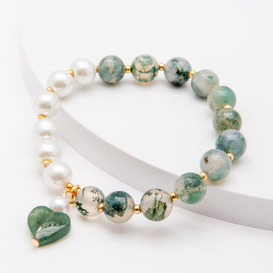 Sophisticated Green Adventure Bracelet with Pearls and Heart Pendant - Relato.Jewelry